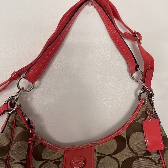 Coach Canvas and Coral double straps Handbag, great used condition. - Picture 4 of 8